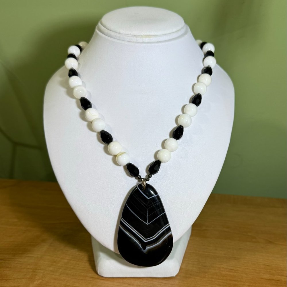 Black and white agate necklace with glass beads and adjustable clasp